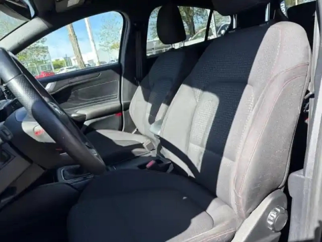 Ford Focus 1.0 ecoboost 125ch st-line 96g — photo 10