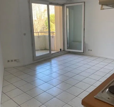 Particulier loue studio de 26 m2 situe 5 avenue bothiron a blanquefort