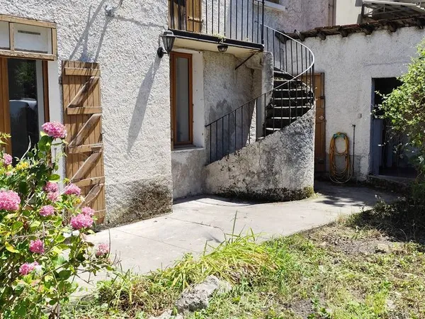 Appartement T2 rez-de-chaussée avec jardin à Vizille