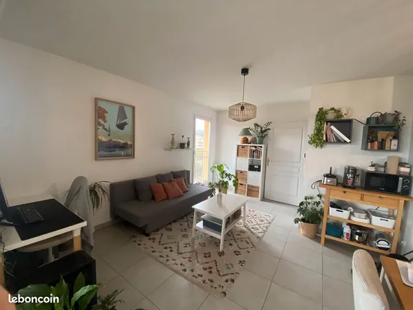Appartement T2 42 m² + terrasse 11 m² - 2 parkings - Saint Mitre, Aix-en-Provence