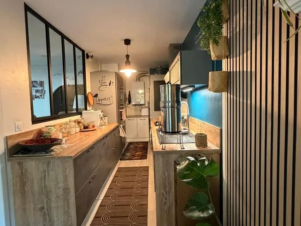 Appartement traversant T4 avec balcon et garage