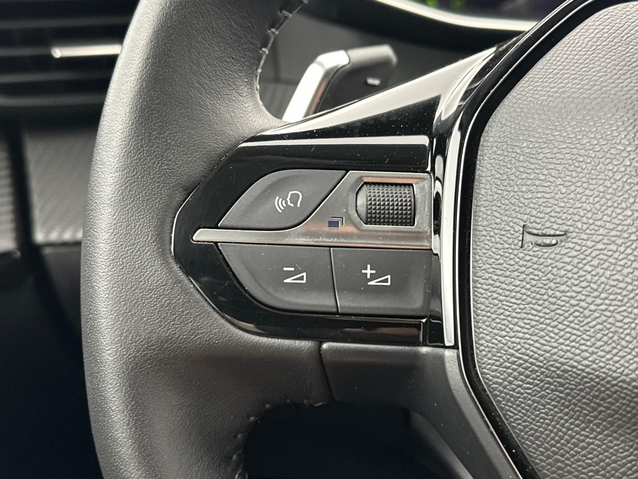 Peugeot 208 puretech 100 s&s eat8 allure pack — photo 20