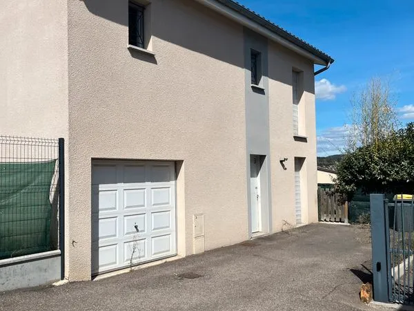Villa t4 pollionnay
