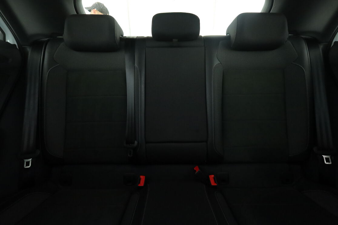 Volkswagen T-Roc 2.0 TDI R-Line DSG7 — photo 14