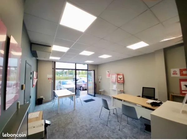 Local commercial 70 m2 entrée zone Albasud