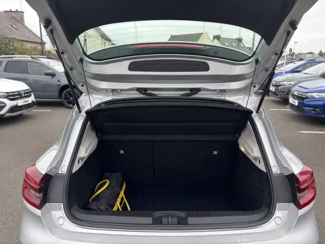 Renault Clio blue dci 85 — photo 16