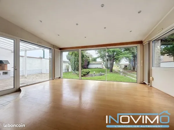 Maison 8 pièces 176 m²