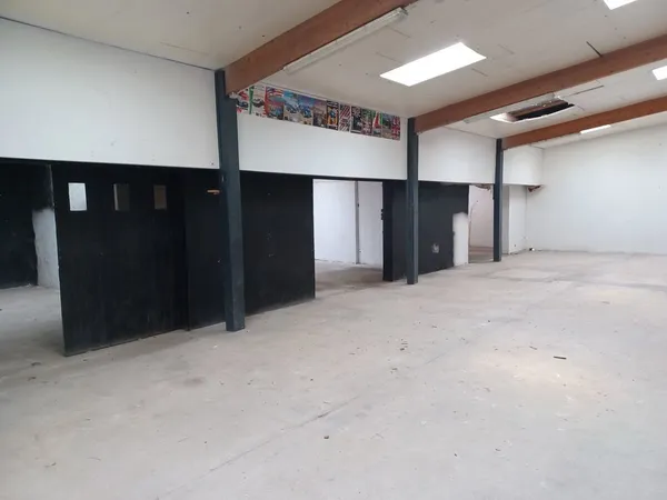 Garage depot 380m²