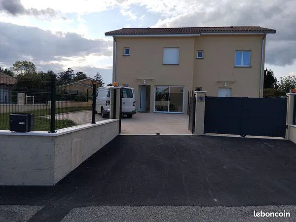 Maison Location Estrablin 4p 94m² 1425€