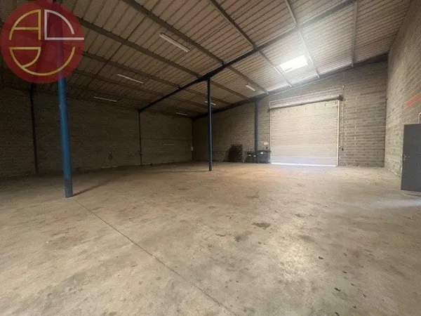 Entrepôt 505 m²