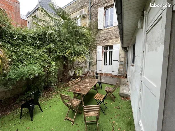 Maison 9 pièces 239 m²