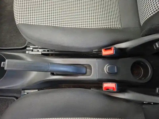 Renault Twingo iii e-tech — photo 14