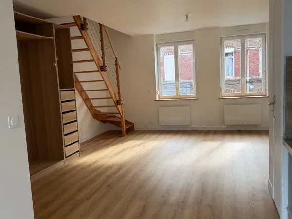 LOMME - T3 Triplex 72m2 au sol - Terrasse 18m2 - Entièrement rénové