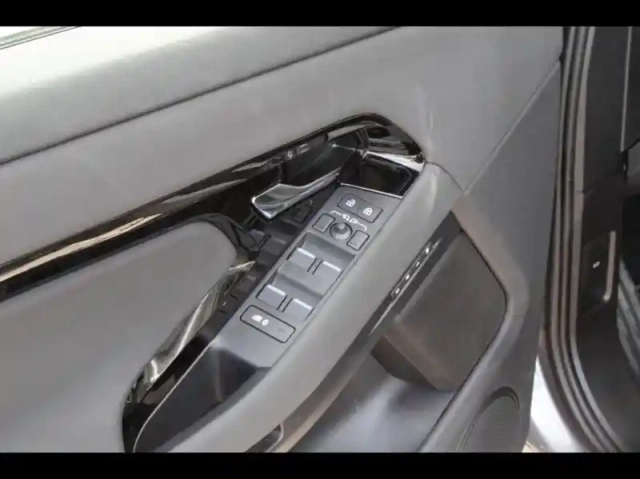 Land Rover Range Rover evoque 1.5 p270e phev 269ch dynamic se — photo 28