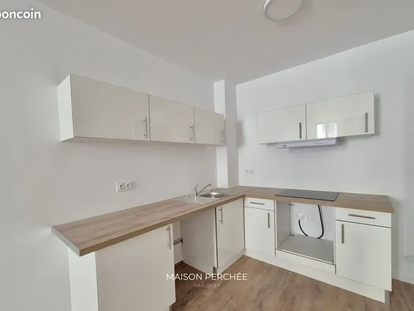 Appartement T2 de 60 m² à louer - Centre-ville de Salernes