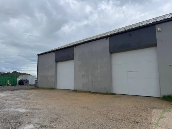 Local artisanal 411 m²
