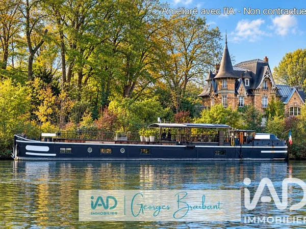 Péniche 5 pièces 150 m²
