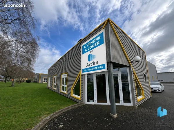 Local 750 m² Le Mans