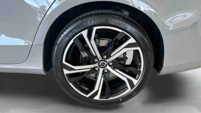 Volvo V60 micro hybride essence b4 197 ch dct7 — photo 10