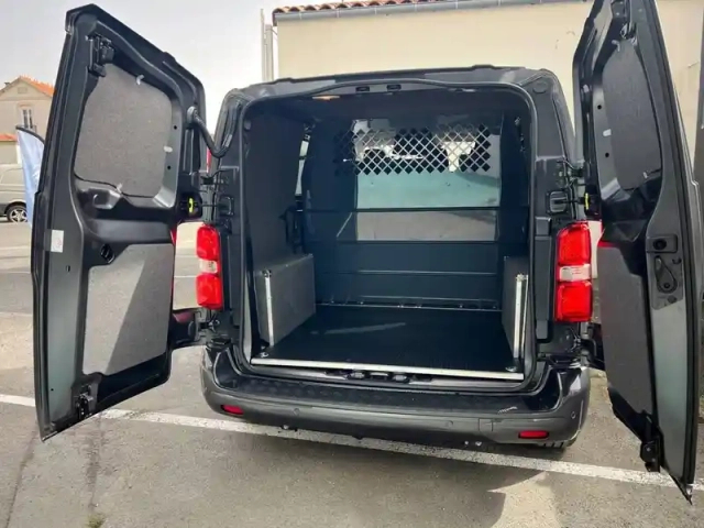 Citroën Jumpy fgn m diesel 150 ch automat. — photo 28