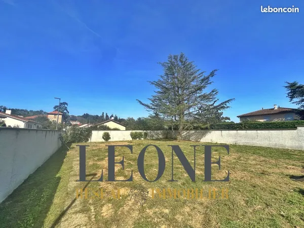 Terrain 760 m² Toussieu