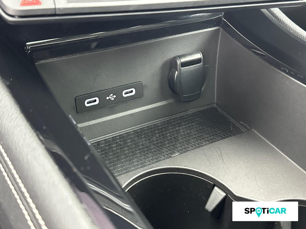 Renault Austral 1.2 e-tech full hybrid 200ch techno - 25 — photo 19