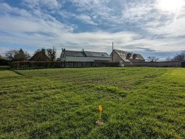 Terrain 900 m²