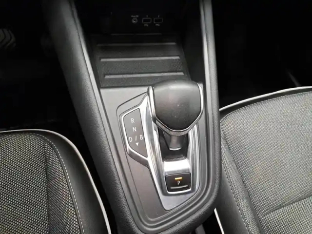 Renault Captur e-tech plug-in 160 — photo 32