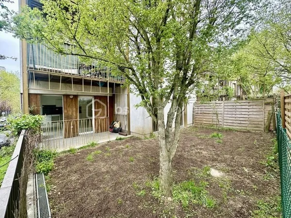 Appartement 3 chambres refait à neuf, avec jardin