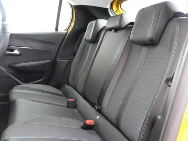 Peugeot 208 1.2 puretech 100ch s&amp;s allure — photo 10