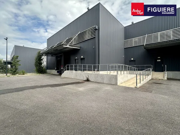 Entrepôt avec bureaux récents Pôle d' Activité Aix