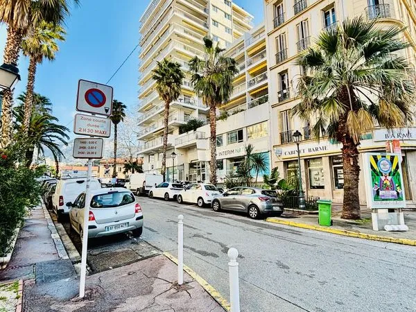 Toulon Haute Ville - Avenue Colbert - Bureaux 90m² avec stationnement possible