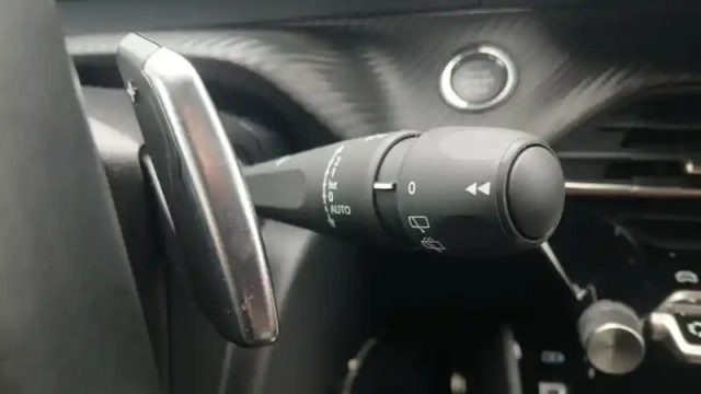 Peugeot 208 hybrid 110 e-dcs6 — photo 75