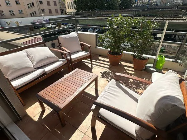 Colocation dans grand Appart 2 chambres terasse et grand salon