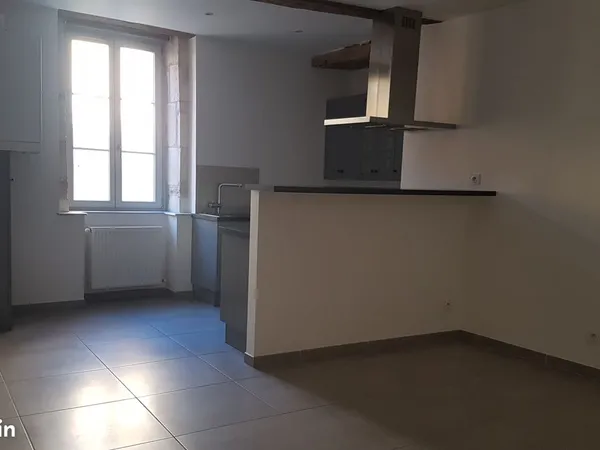 Appartement à louer centre ville Givry
