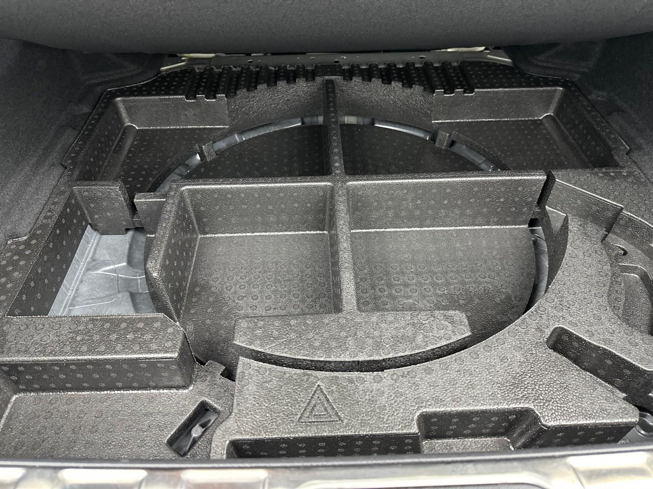 Peugeot 408 hybrid 145 e-dcs6 gt — photo 37