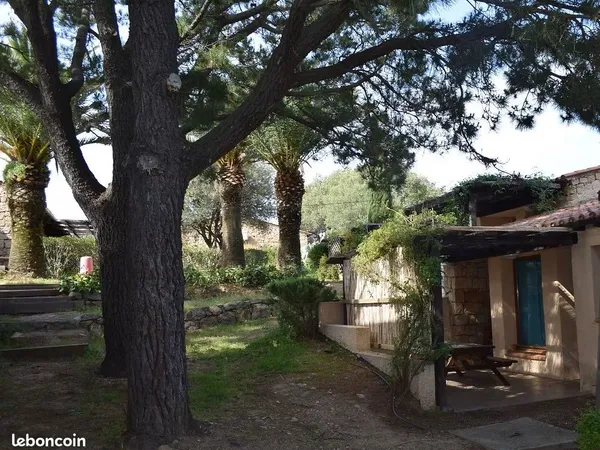 Petite maison mitoyenne