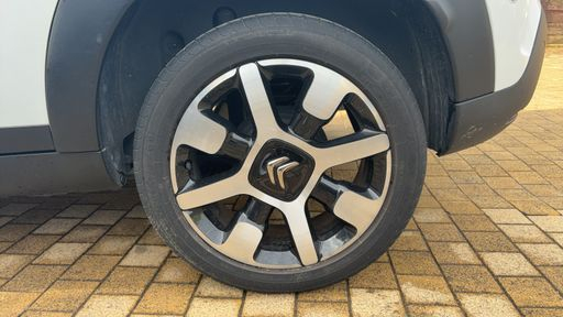 Citroen C4 Cactus 1.2 PureTech 110 - Shine – 2019 – 63776 km – Essence – Boîte Manuelle — photo 3