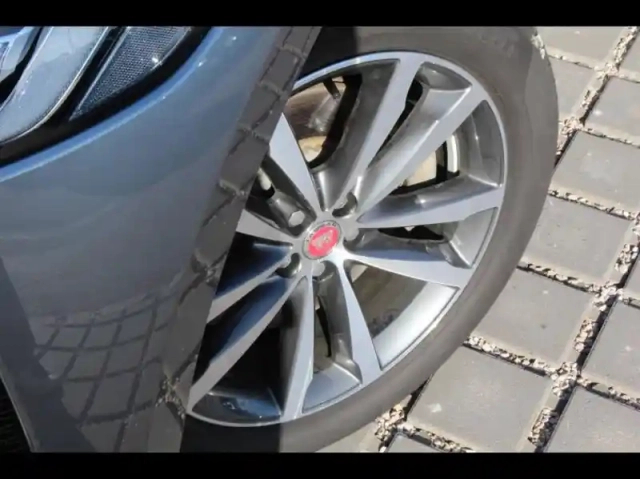 Jaguar F-Pace p400e plug-in-hybrid r-dynamic se bva8 awd — photo 20