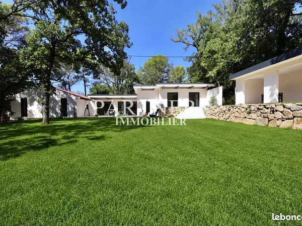 Villa 5 pièces 220 m²