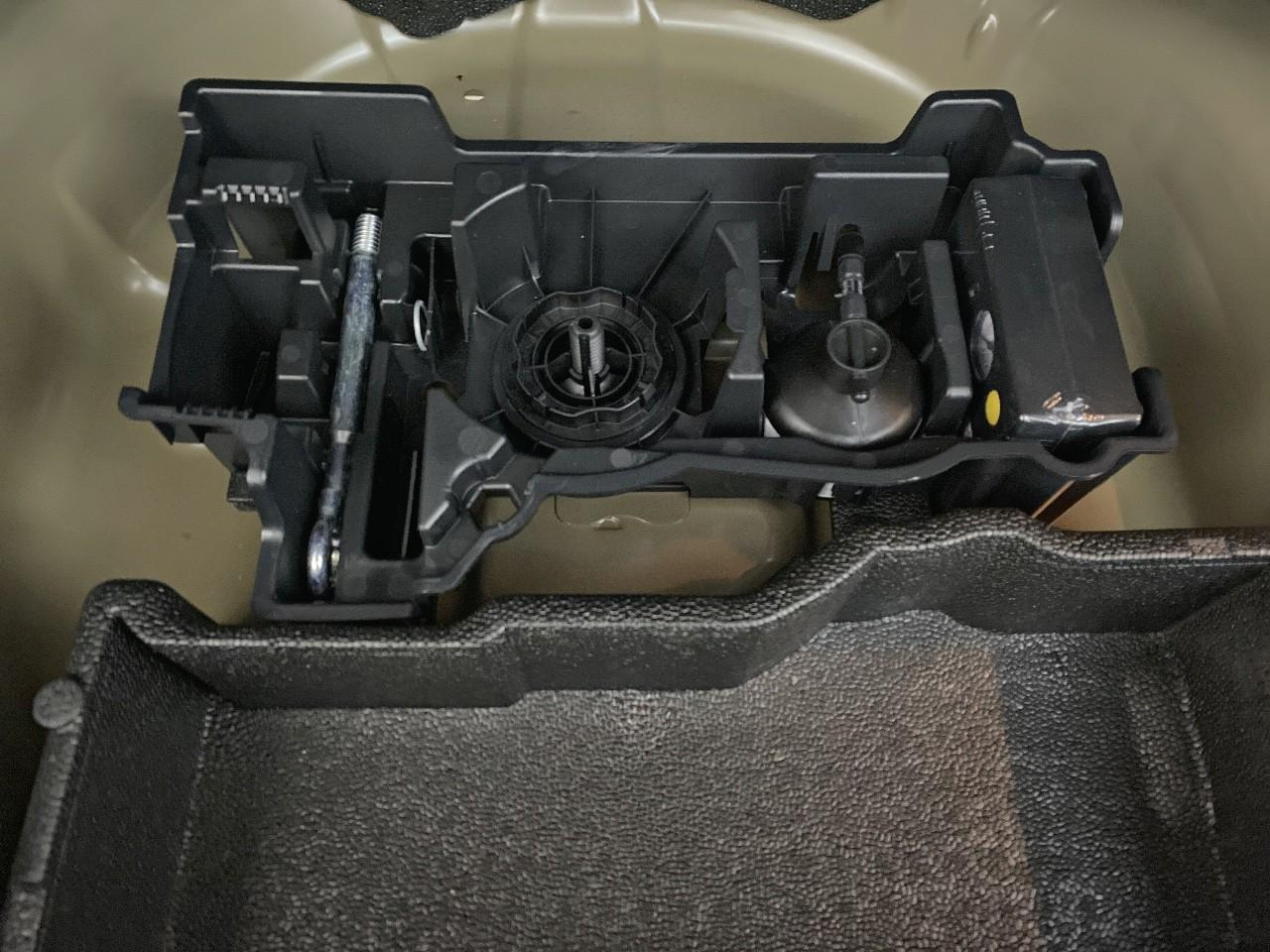 Peugeot 2008 hybrid 145 ch e-dcs6 allure — photo 16