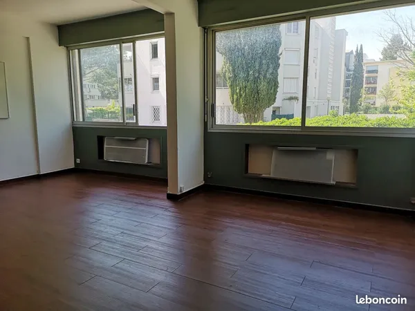 Bureau et espace de travail Vente Montpellier  42m² 69800€