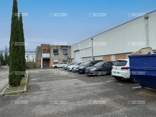 Local d'activité 1525 m²
