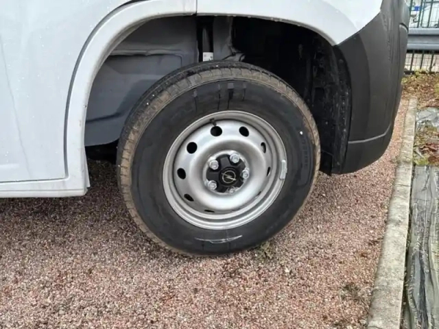 Opel Movano fg l2h2 3.5 140ch s&amp;s pack premium connect — photo 11
