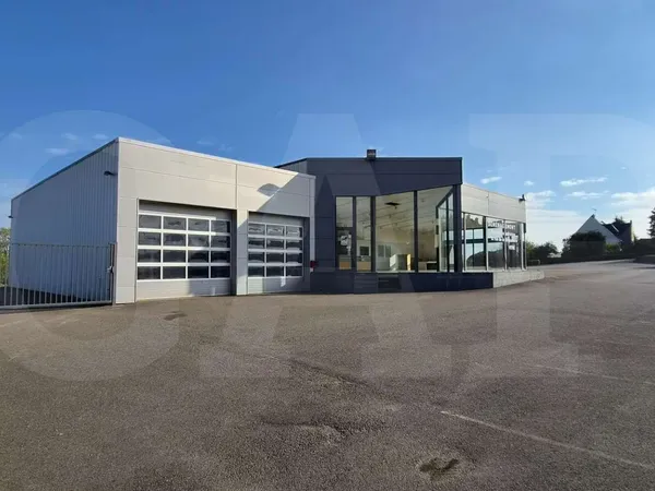 A louer local d'activités bureaux de 690m² à Vitré