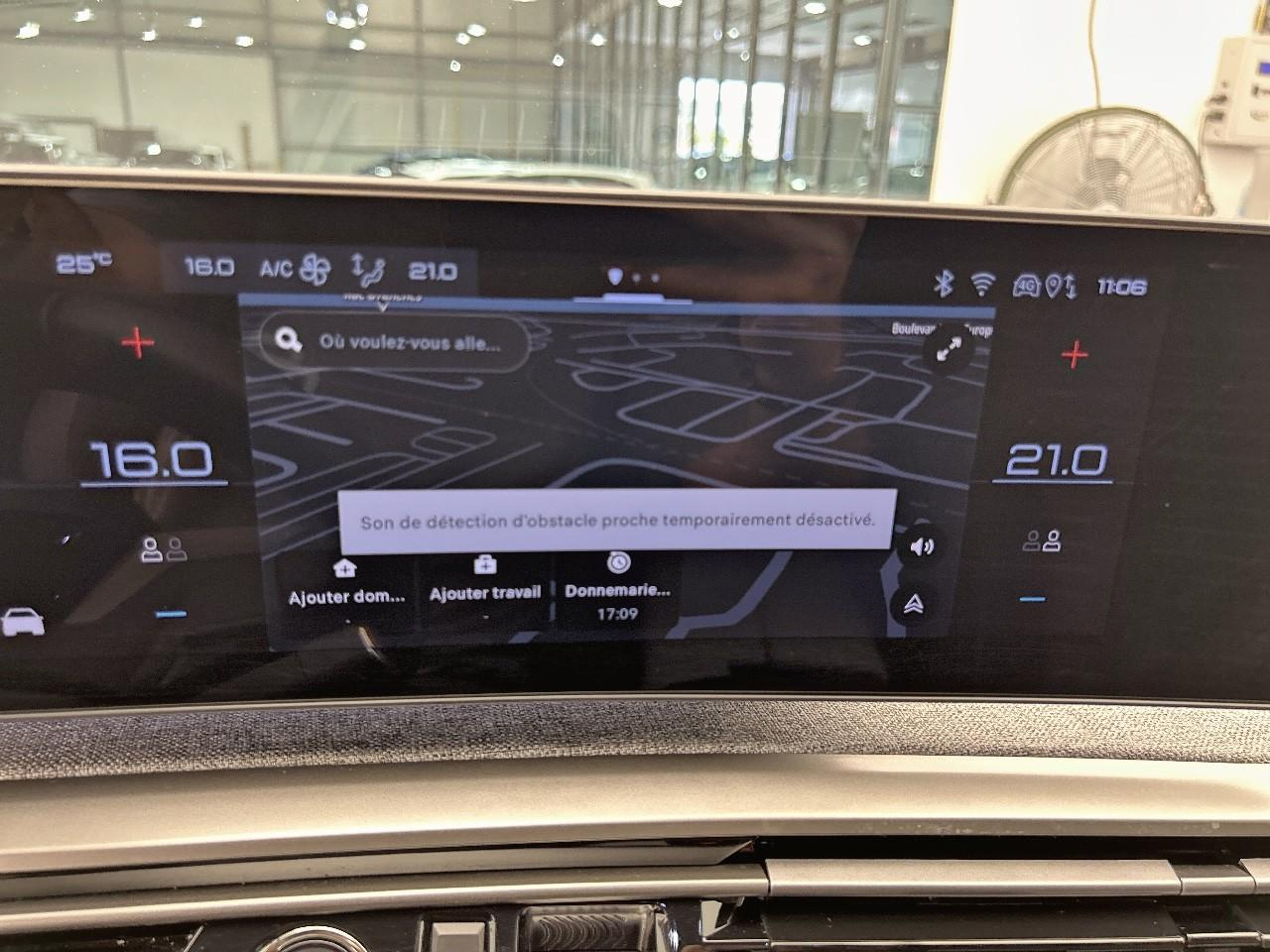 Peugeot 308 hybrid 145 e-dcs6 allure — photo 11