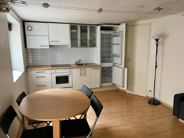 Neuilly-sur-Seine - STUDIO au pied du métro Pont de Neuilly (ligne 1)