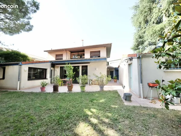 Maison 8 pièces 192 m²