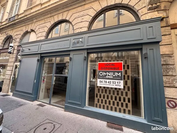 Local commercial 128 m²