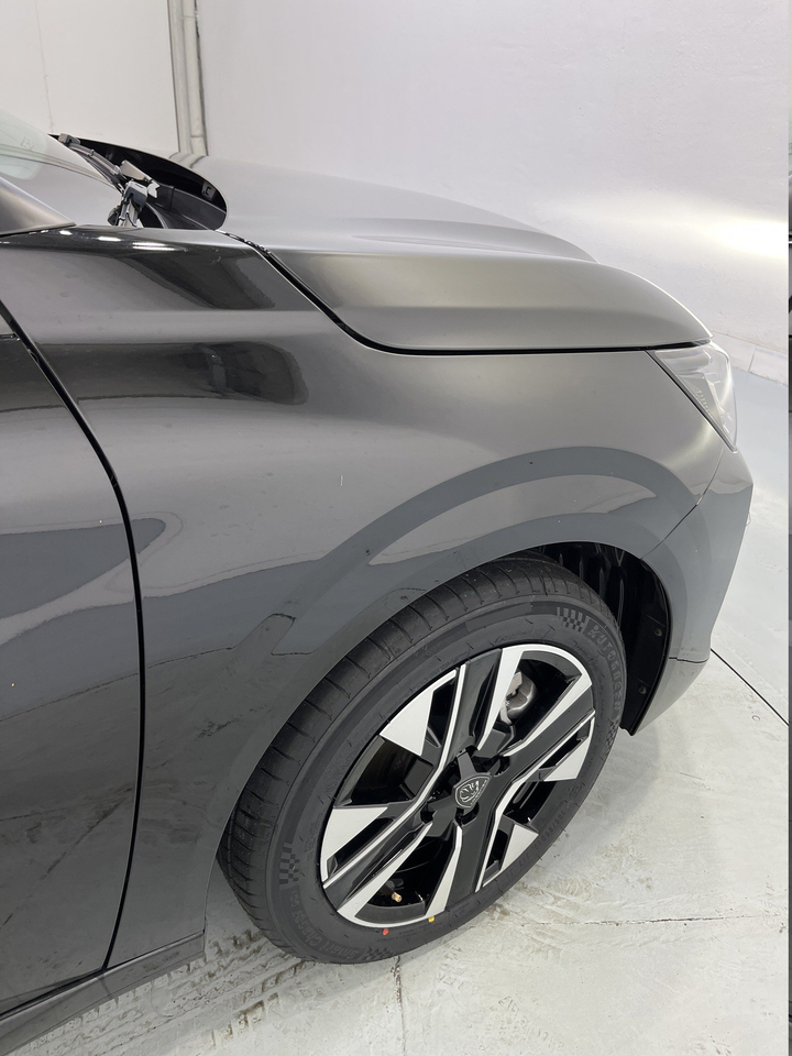 Peugeot 208 — photo 46